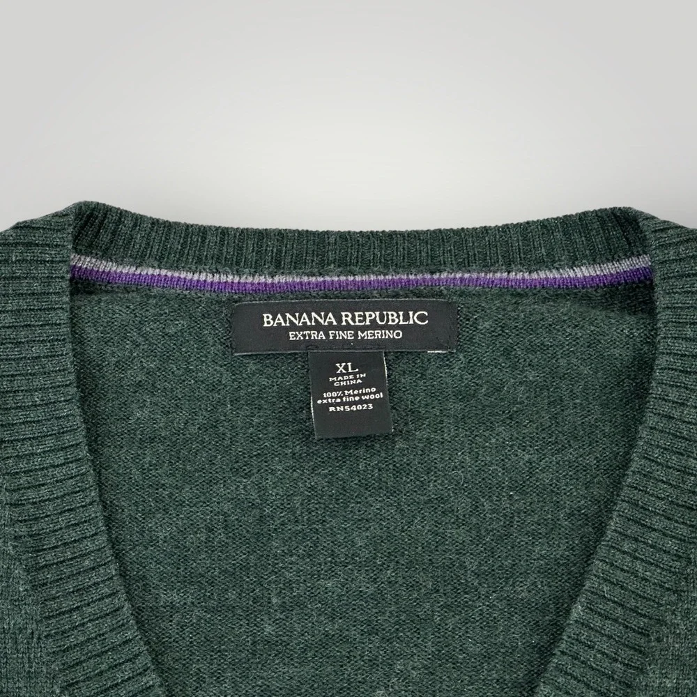 Banana Republic Sweater Mens XL Green Merino Wool Extra Fine V-Neck Pullover‎